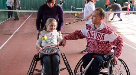 Мастер-класс по большому теннису на колясках для детей с ограниченными возможностями